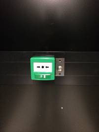 Boton de apertura y se&ntilde;al de alarma